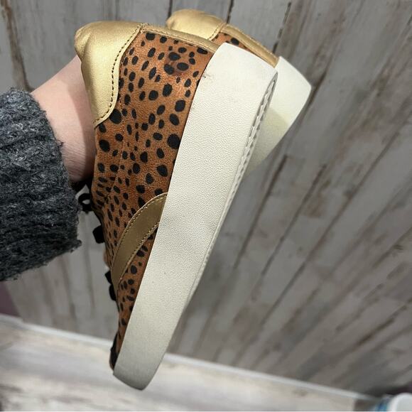Journee Collection Destany Cheetah Animal Print Sneakers - Picture 5 of 6